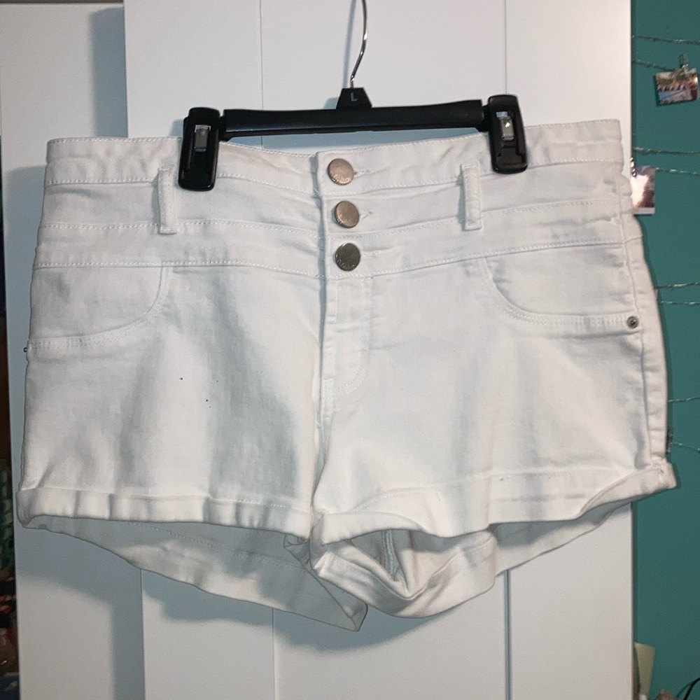 White jean shorts No Boundaries